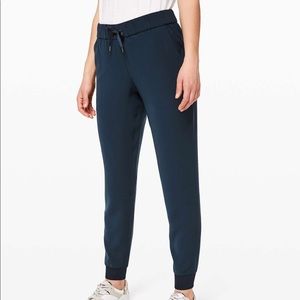 Lululemon On The Fly Jogger